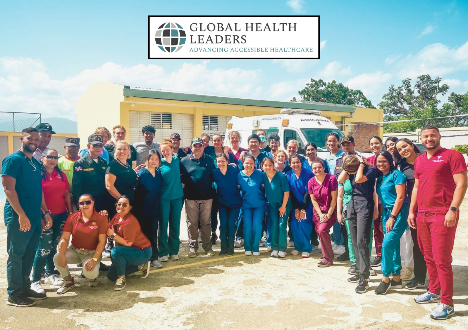 group of pre-med students, medical doctors, and team leaders on a Global Health Leaders clinical internship trip abroad in Dominican Republic