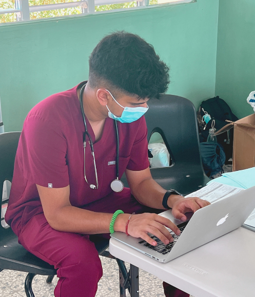student medical research intern working during online research internship student medical research intern working during online research internship